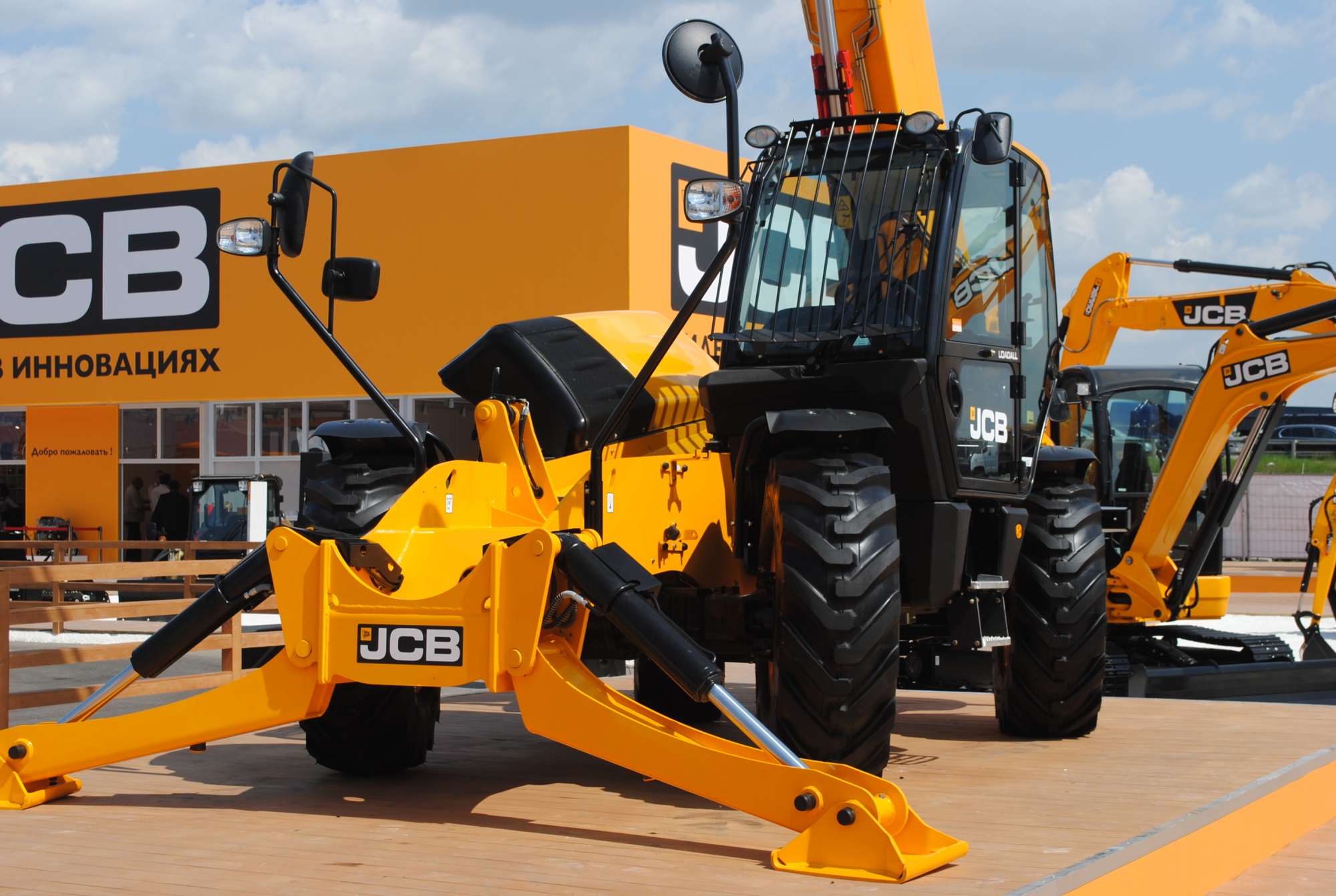 Обзоры брендов. JCB Обзоры брендов. JCB